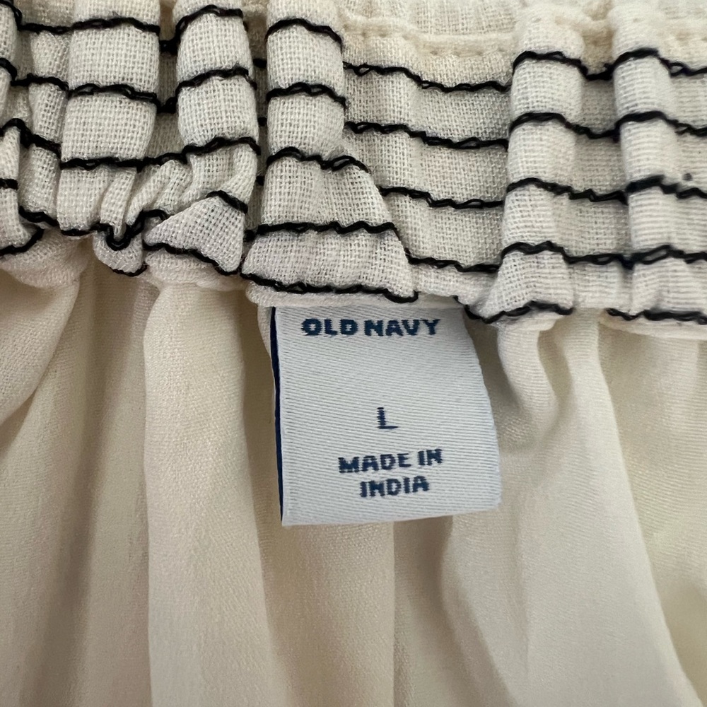 Old Navy Cream Maxi Dress - Picture 5 of 5